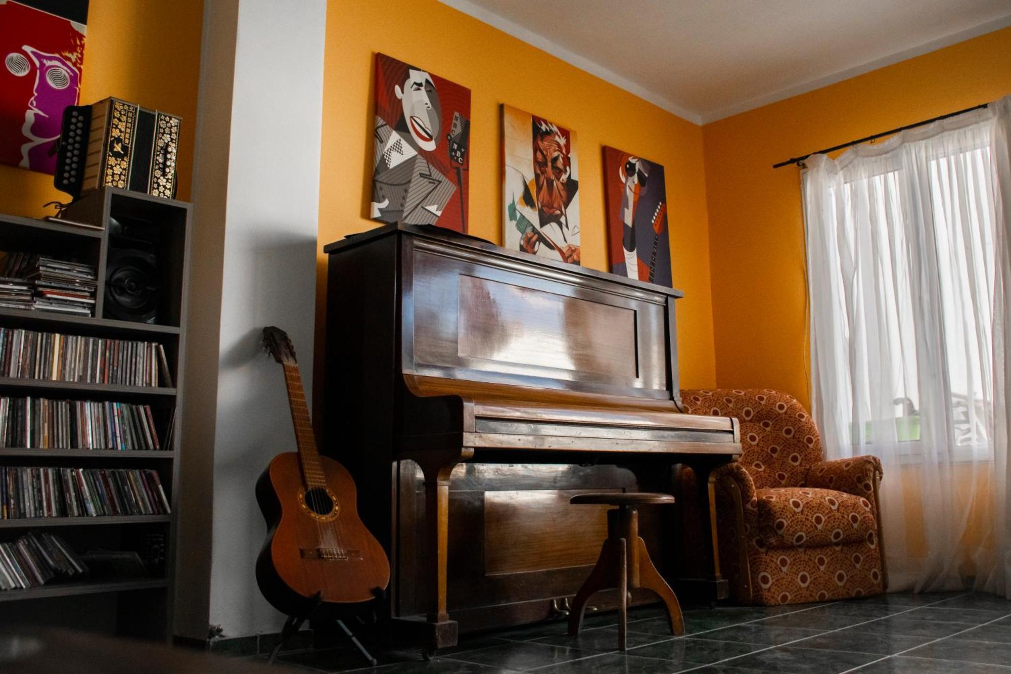 Hostel Las Pibas Сармьенто Экстерьер фото